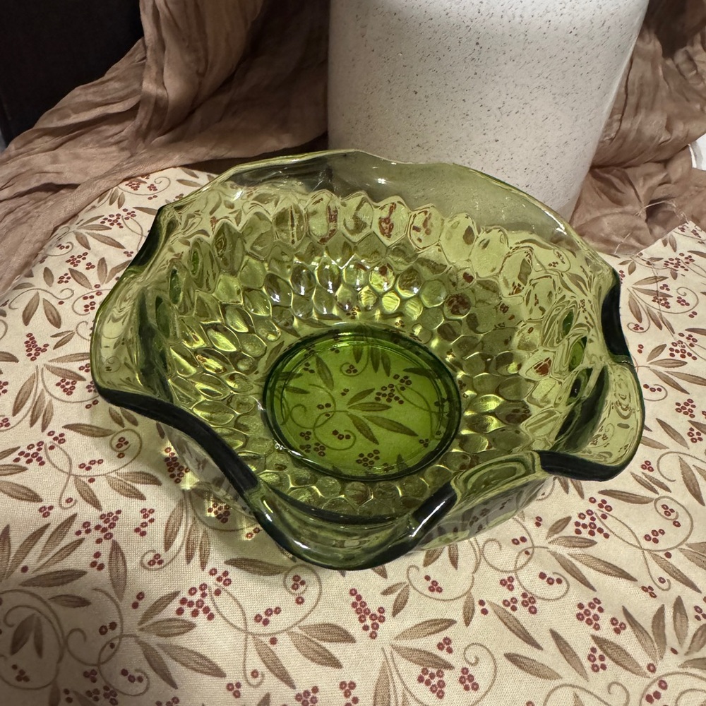 MCM Green Glass Decorative Bowl - Picture 2 of 4